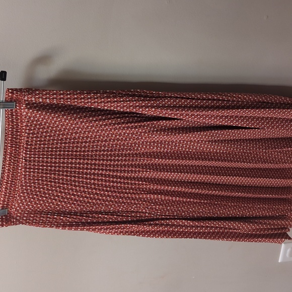 Max Studio XS Accordion Pleated maxi skirt Rust/ Ivory - Picture 3 of 3
